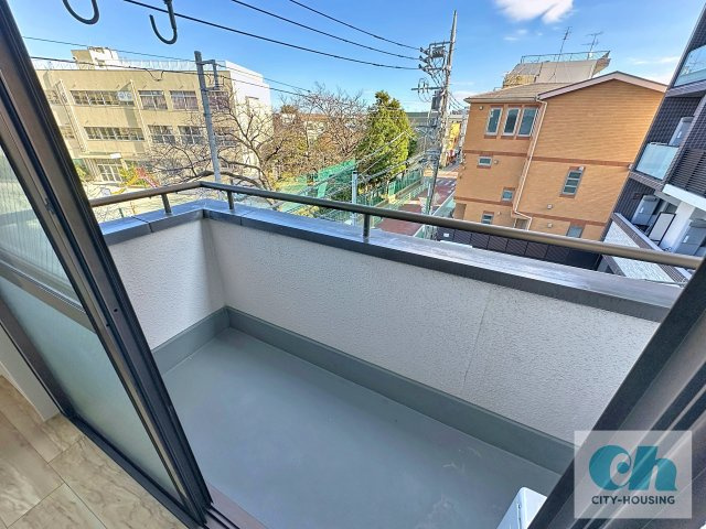 キャッスル I（アイ）301号室のバルコニー