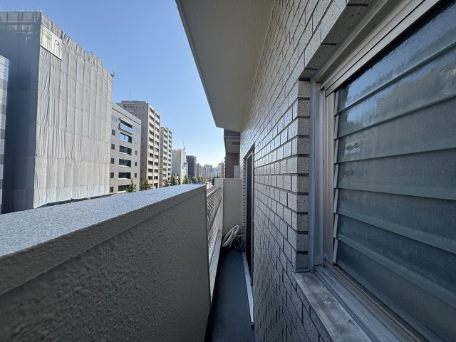 六義園サマリヤマンションのバルコニー