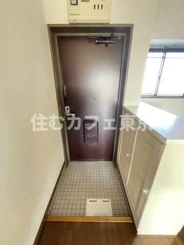 リヴェール浅見の玄関|落ち着いた色合いの玄関です