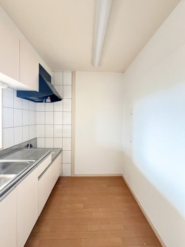 アース・カラーの洋室