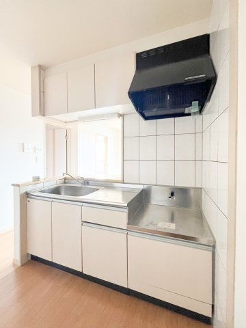 アース・カラーのキッチン