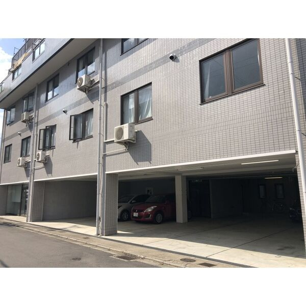 プレジデント河合の外観