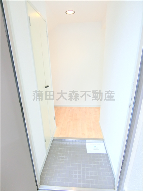 ロジェ西蒲田の玄関