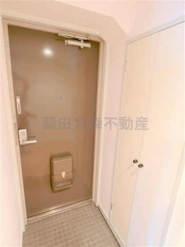 ロジェ西蒲田の玄関