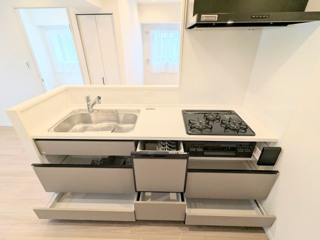 ライオンズマンション東向島第2のキッチン|～食器洗浄乾燥機付のキッチン写真～