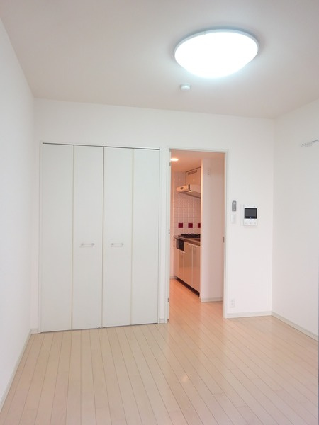 ステージグランデ田園調布アジールコートの居間・リビング|こちらの居間で趣味の時間をお楽しみください