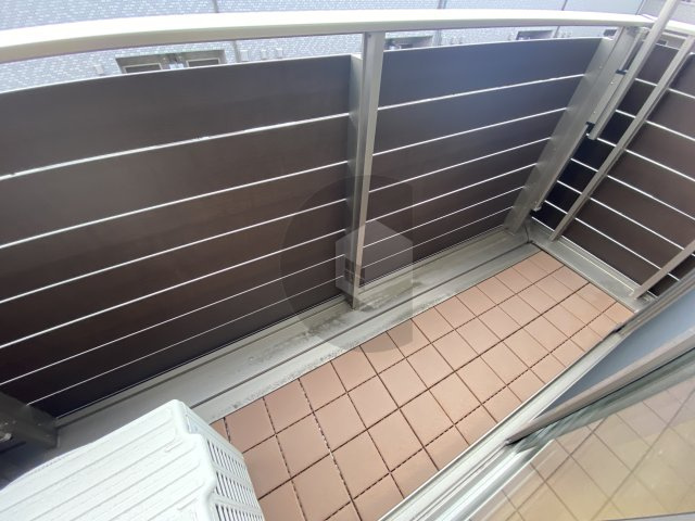 プレセアコート花園 A棟のバルコニー