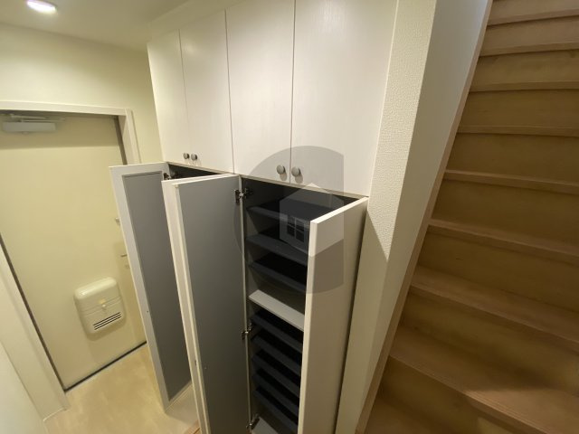 プレセアコート花園 A棟の収納