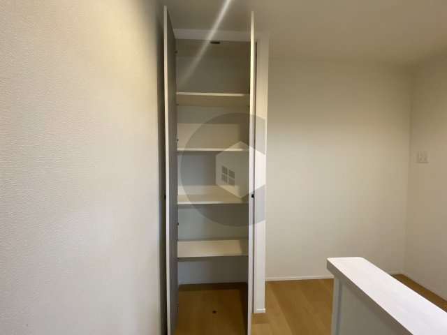 プレセアコート花園 A棟の収納