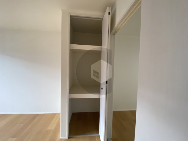 プレセアコート花園 A棟の収納