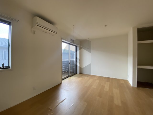 プレセアコート花園 A棟の洋室