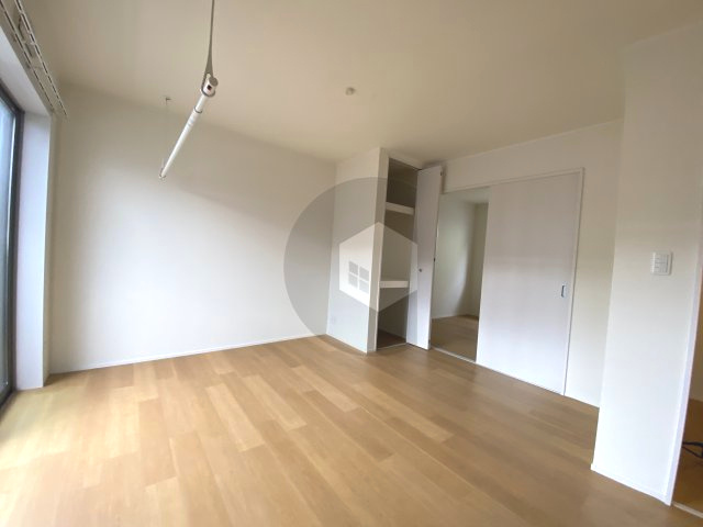 プレセアコート花園 A棟の居間・リビング