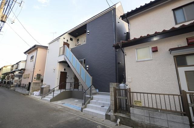 川崎市多摩区東三田２丁目のアパートの外観