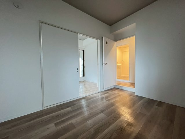 第2宝旭ハイツの寝室|ゆったり過ごせる居間です