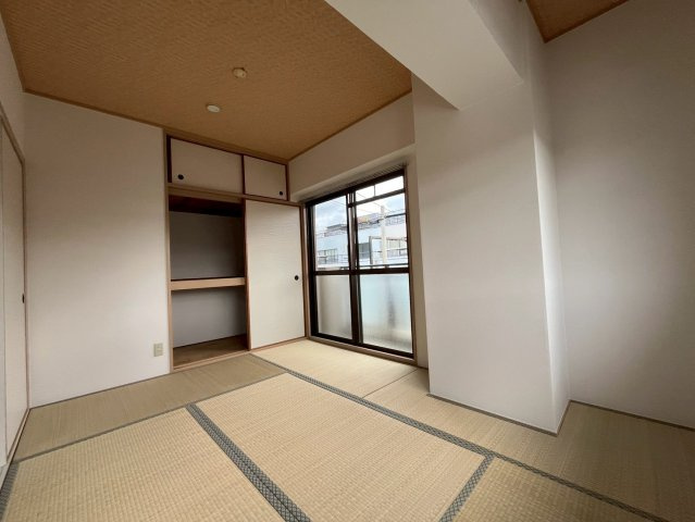 第2宝旭ハイツの和室|ゆったりとくつろげる和室です