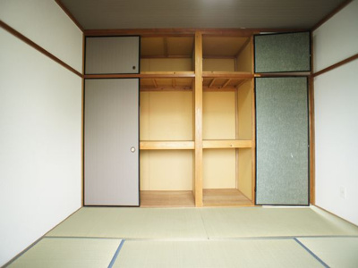 【収納】 | メゾン・ド・ポワソン | 充実収納付きの洋間です♪