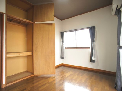 【寝室】 | メゾン・ド・ポワソン | 充実収納付きの和室です♪