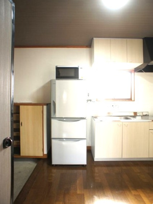 【その他】 | メゾン・ド・ポワソン | 冷蔵庫と電子レンジがあります。