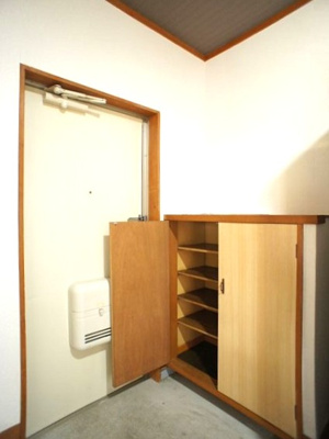 【玄関】 | メゾン・ド・ポワソン | 収納できるシューズボックスが付いています♪