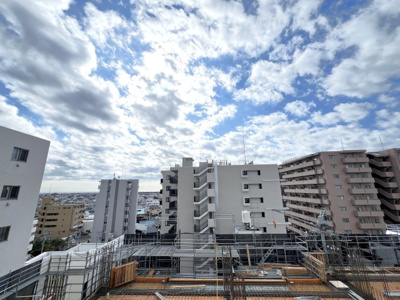 【展望】 | ジョイ茅ヶ崎第二ビル | 南側に建物建築中です。