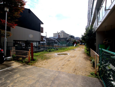 【その他】 | レオ高槻 | 敷地横の公園になります。
すぐ横ですので、談笑したりお子様を遊ばせてあげたり
するのによさそうですね♪