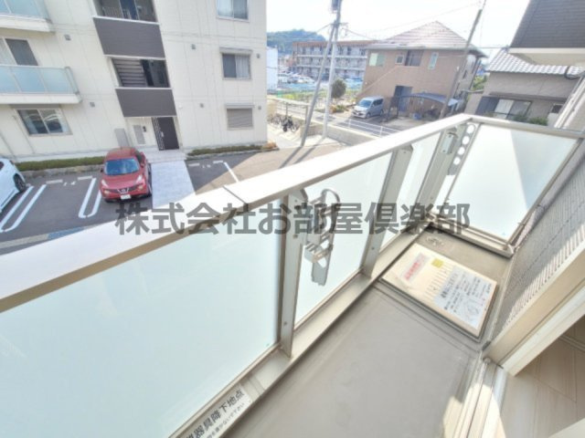 プレミエール御井のバルコニー|暖かな日差しのふりそそぐバルコニー