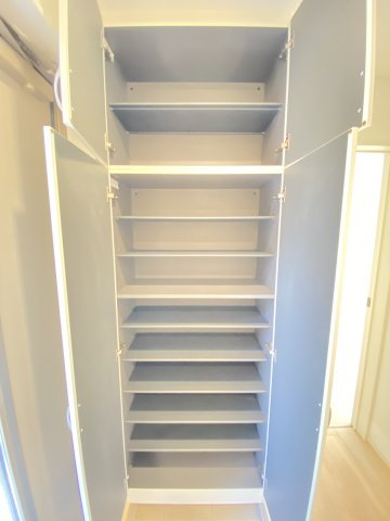 【玄関】 | 西三里塚戸建/102.06　33号棟