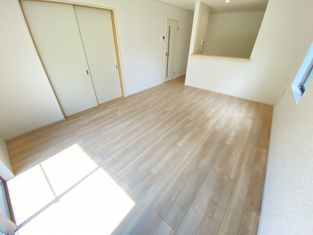 【居間・リビング】 | 西三里塚戸建/102.06　33号棟