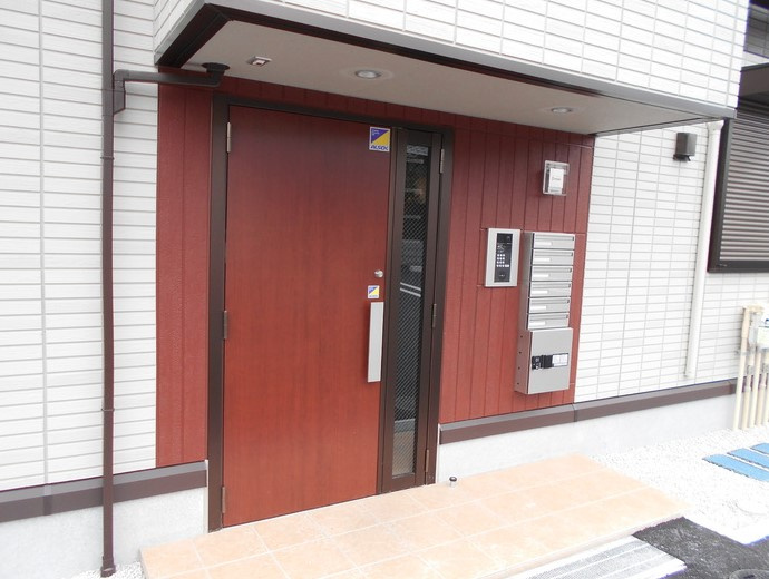 エンブレムのエントランス