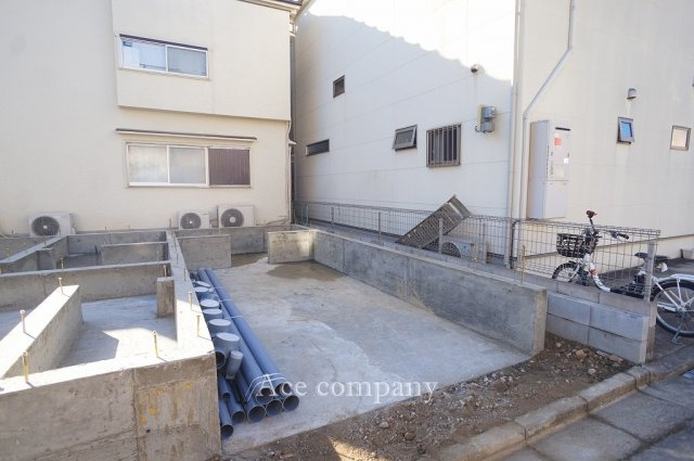 【前面道路含む現地写真】 | 八尾市永畑町2丁目 | 開放感のある北東角地！【北側前面道路：幅員約5.7ｍ☆】【東側前面道路：幅員約4.7ｍ☆】