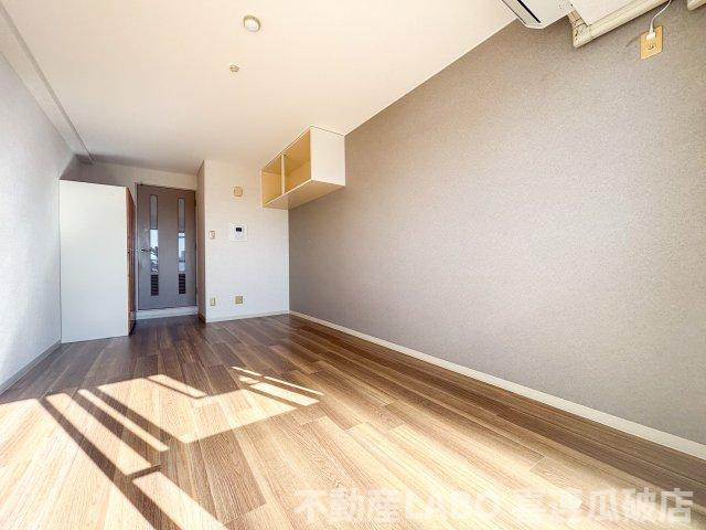 サンエスパシオ美園の居間・リビング