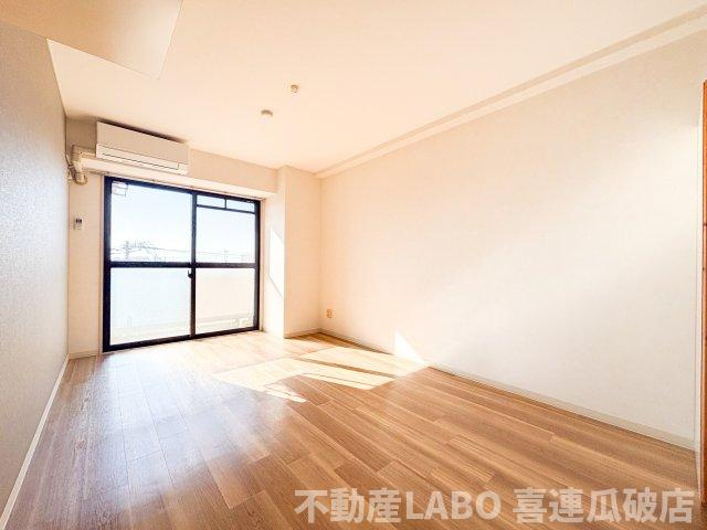 サンエスパシオ美園の洋室