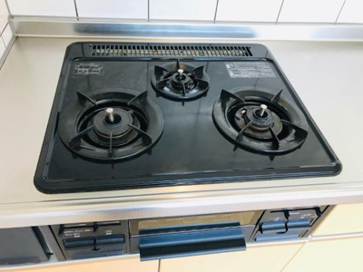 【設備】 | ディアステージシャロン | 3口コンロ・グリル