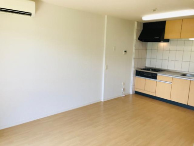 【居間・リビング】 | ディアステージシャロン | 広々なリビング