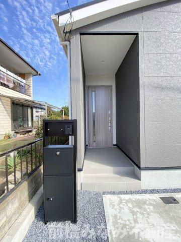 高崎市江木町23-1期　５号棟(全３棟)　リナージュ　新築建売分譲の玄関|きれいな玄関です