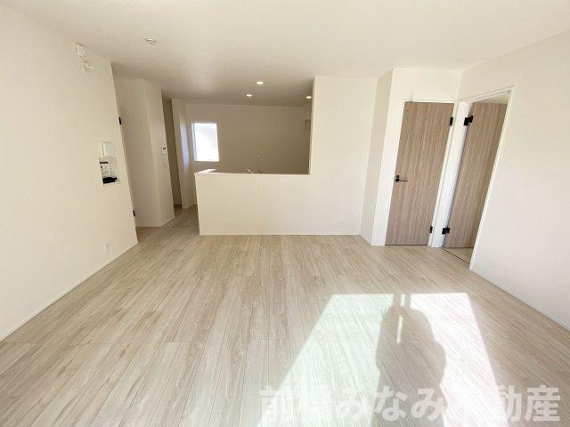 高崎市江木町23-1期　５号棟(全３棟)　リナージュ　新築建売分譲の居間・リビング|ゆったりとした居間です