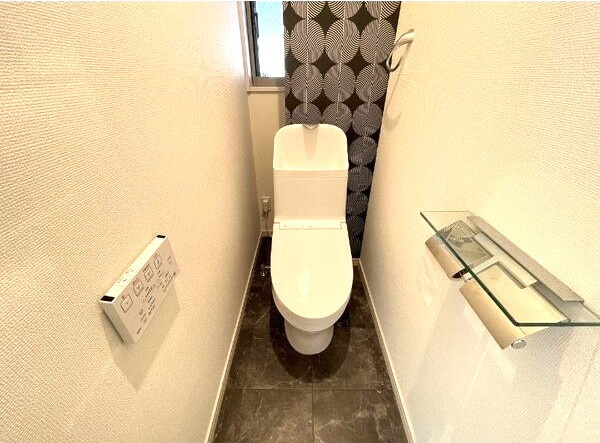 港区知多二丁目戸建のトイレ