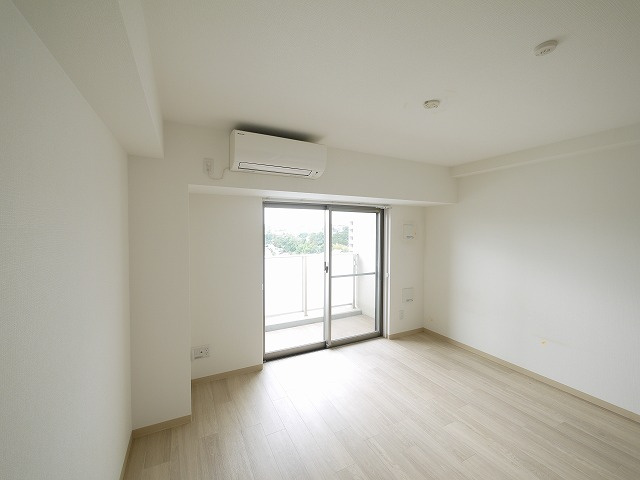 T・Kビル西大寺　NORTHの居間・リビング|ゆったりとしたリビングです