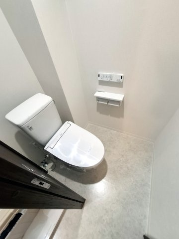 西宮市今津山中町の賃貸マンションのトイレ