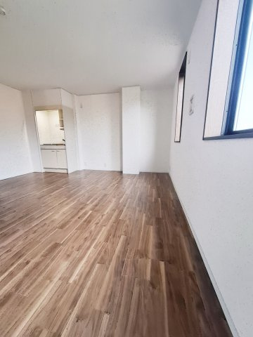 西宮市今津山中町の賃貸マンションの居間・リビング