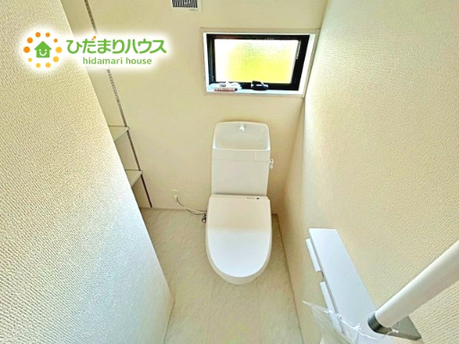 【トイレ】 | 那珂市瓜連4期　新築戸建　 | 1・2階にトイレあるため、同時に利用でき混雑を避けられますね