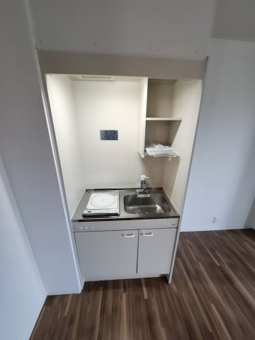 西宮市今津山中町の賃貸マンションのキッチン|反転タイプ
