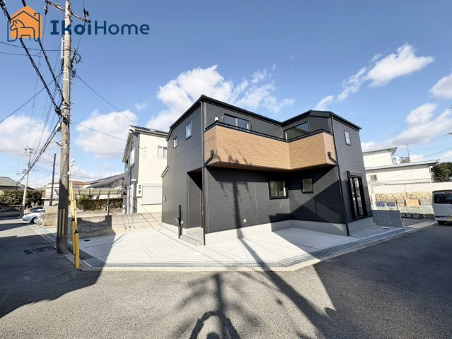 神戸市西区持子1丁目3期　新築戸建のエントランス|【ホームページに現地動画掲載中】●年中無休：当日予約可●駐車スペースL字で２台可能！