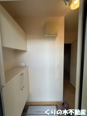 【玄関】 | フォレストB棟 | 落ち着いた玄関です