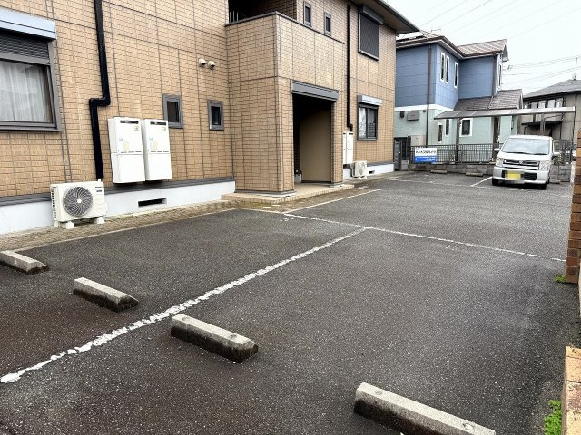 ハートフルハイツの駐車場