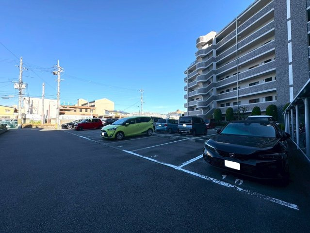 ◆令和７年５月リフォーム完了◆収納豊富な３ＬＤＫ住戸◆南面バルコニー付き◆グラン・コート北宇治２の駐車場|駐車場