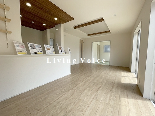 【居間・リビング】 | 【仲介手数料０円】海老名市国分寺台5丁目　新築一戸建て | 海老名市国分寺台5丁目　新築一戸建て