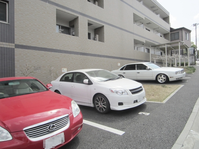 ARTESSIMO LINK FIOREの駐車場|駐車場あります！