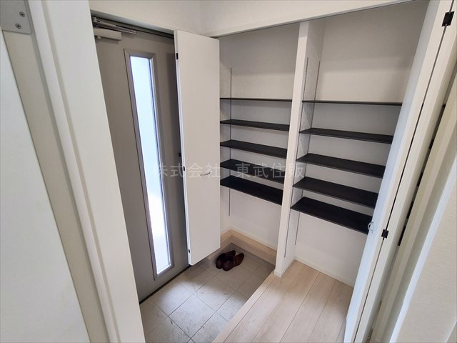 【玄関】 | 吉見町東野第２１　全１棟 | 毎日通る玄関はこちらです