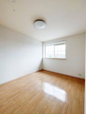 【洋室】 | アース・カラー | イメージ写真206号室（反転あり）